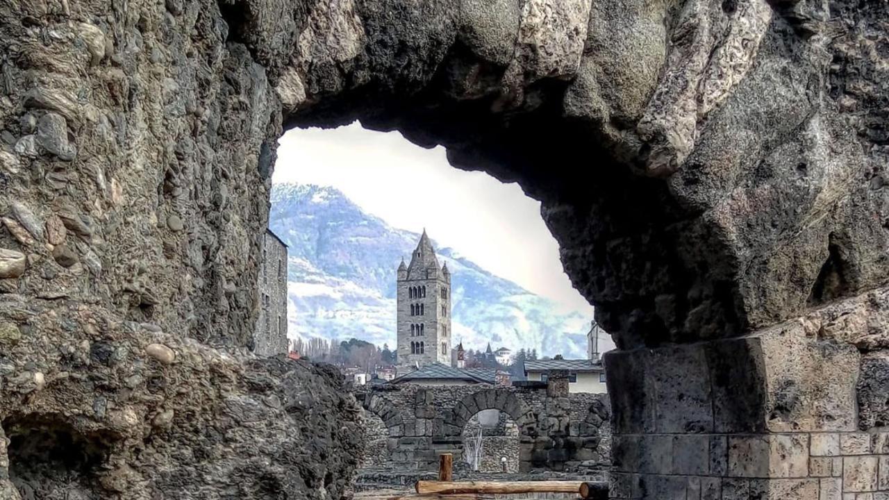 Le Joli Coin Du Passage Apartman Aosta Kültér fotó